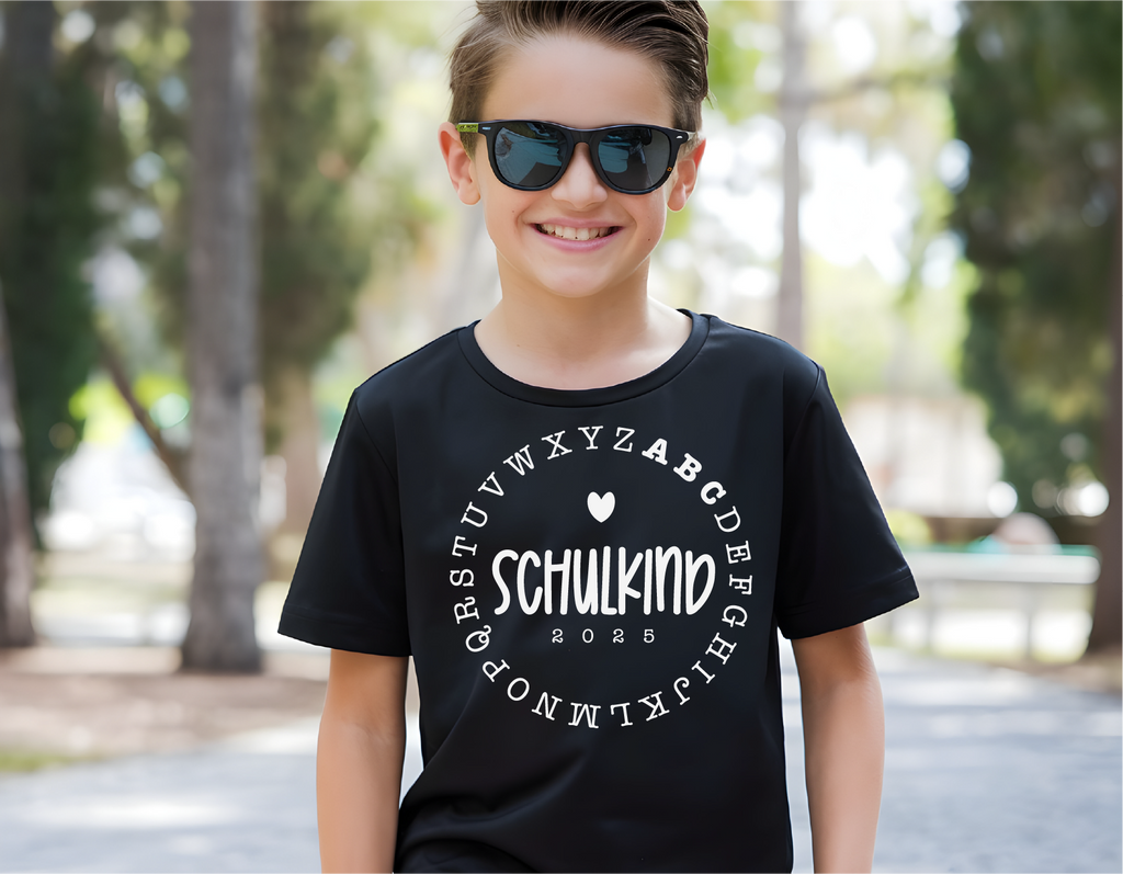 Schulkind ABC Herz T Shirt